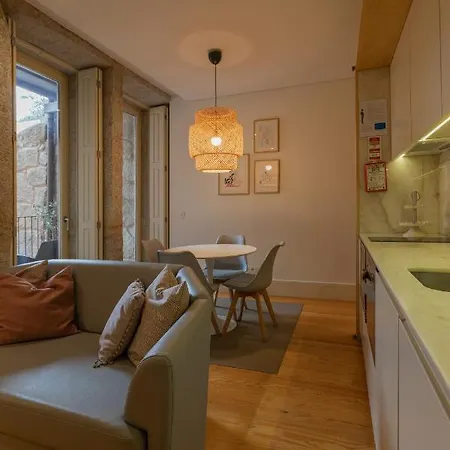 Orm - Almada Balcony Apartment